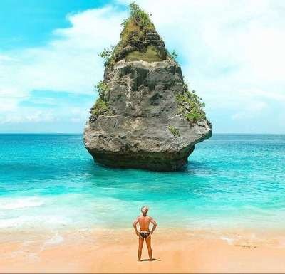 Suwehan Beach: Pantai yang jarang dikunjungi dengan pemandangan dramatis.